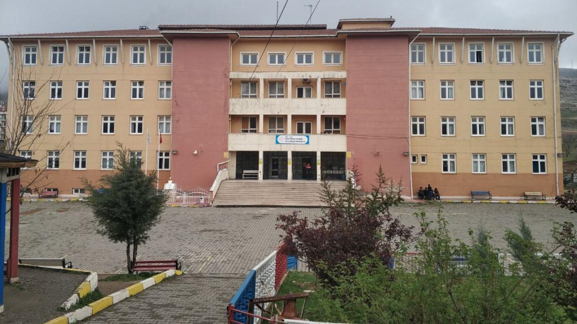 Eruh Borsa İstanbul Yatılı Bölge Ortaokulu Fotoğrafı
